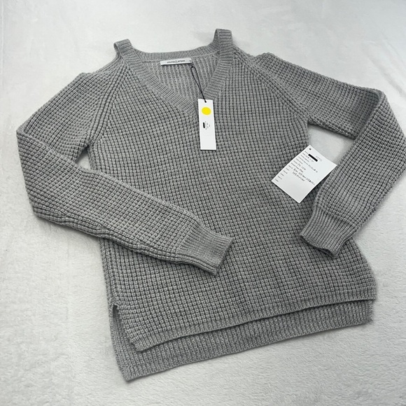NWT Stitches & Stripes SChunky Knit Cold Shoulder Gray...